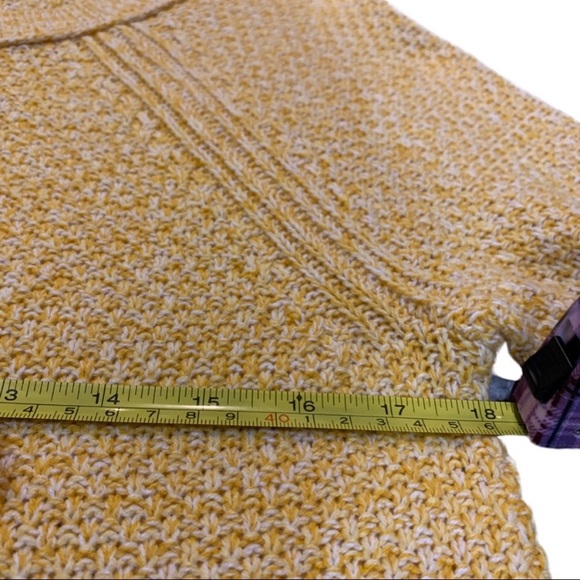 Old Navy Yellow Knit Sweater 
Size: M - Picture 7 of 9